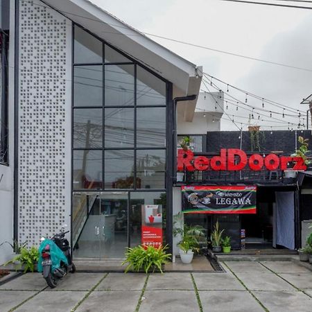 RedDoorz @ Demangan Sari Residence Pakualaman Bagian luar foto