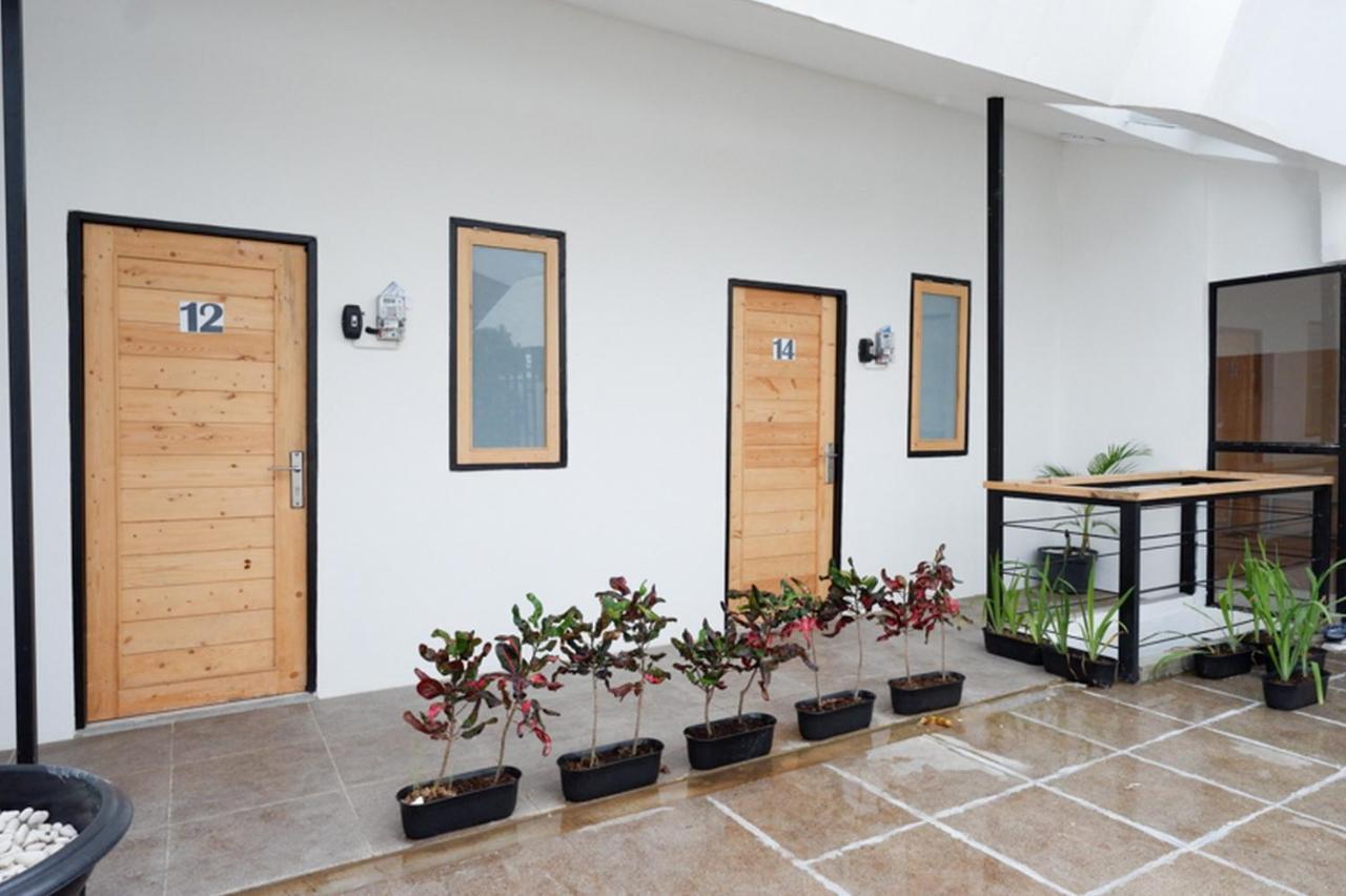 RedDoorz @ Demangan Sari Residence Pakualaman Bagian luar foto