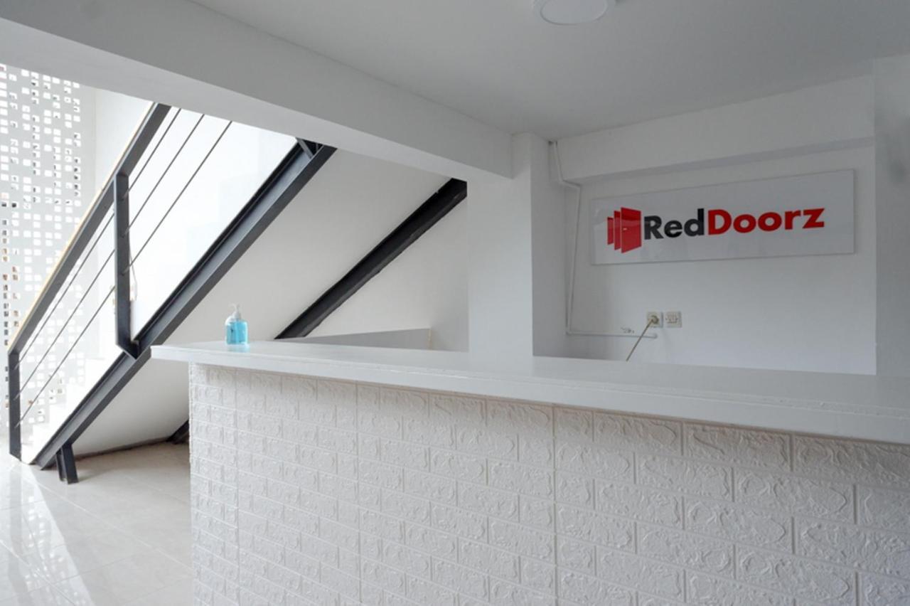 RedDoorz @ Demangan Sari Residence Pakualaman Bagian luar foto