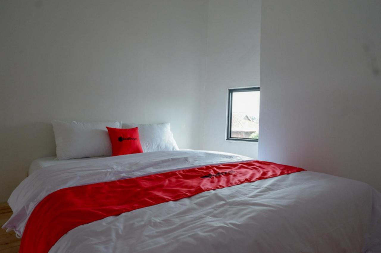 RedDoorz @ Demangan Sari Residence Pakualaman Bagian luar foto