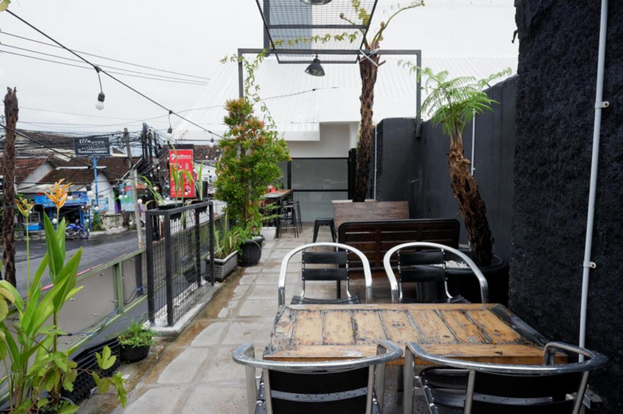 RedDoorz @ Demangan Sari Residence Pakualaman Bagian luar foto